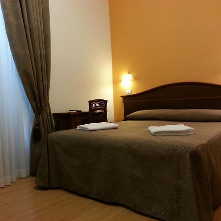 Guesthouse Alex II Рим Екстер'єр фото